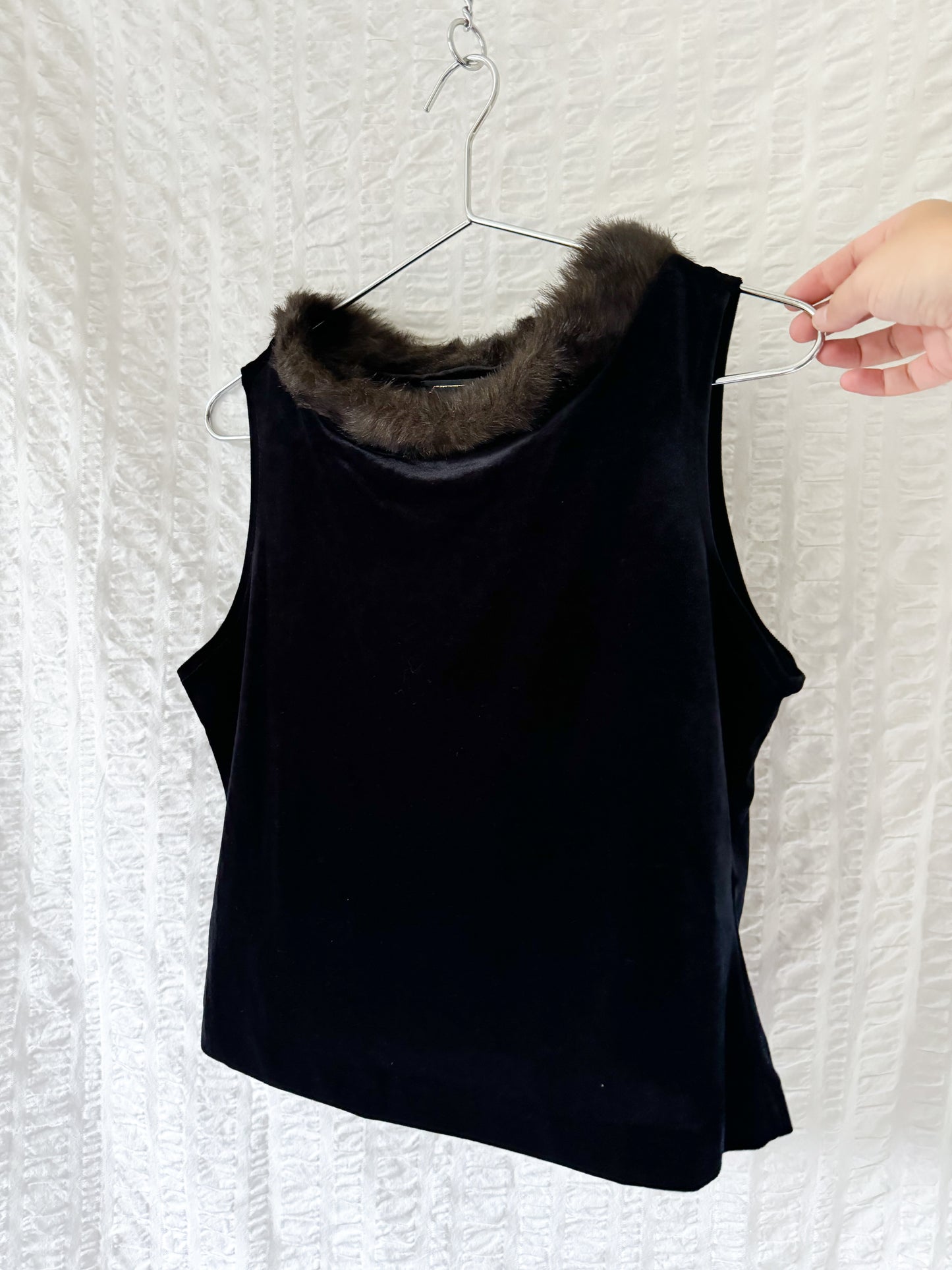 faux fur trim velvet top