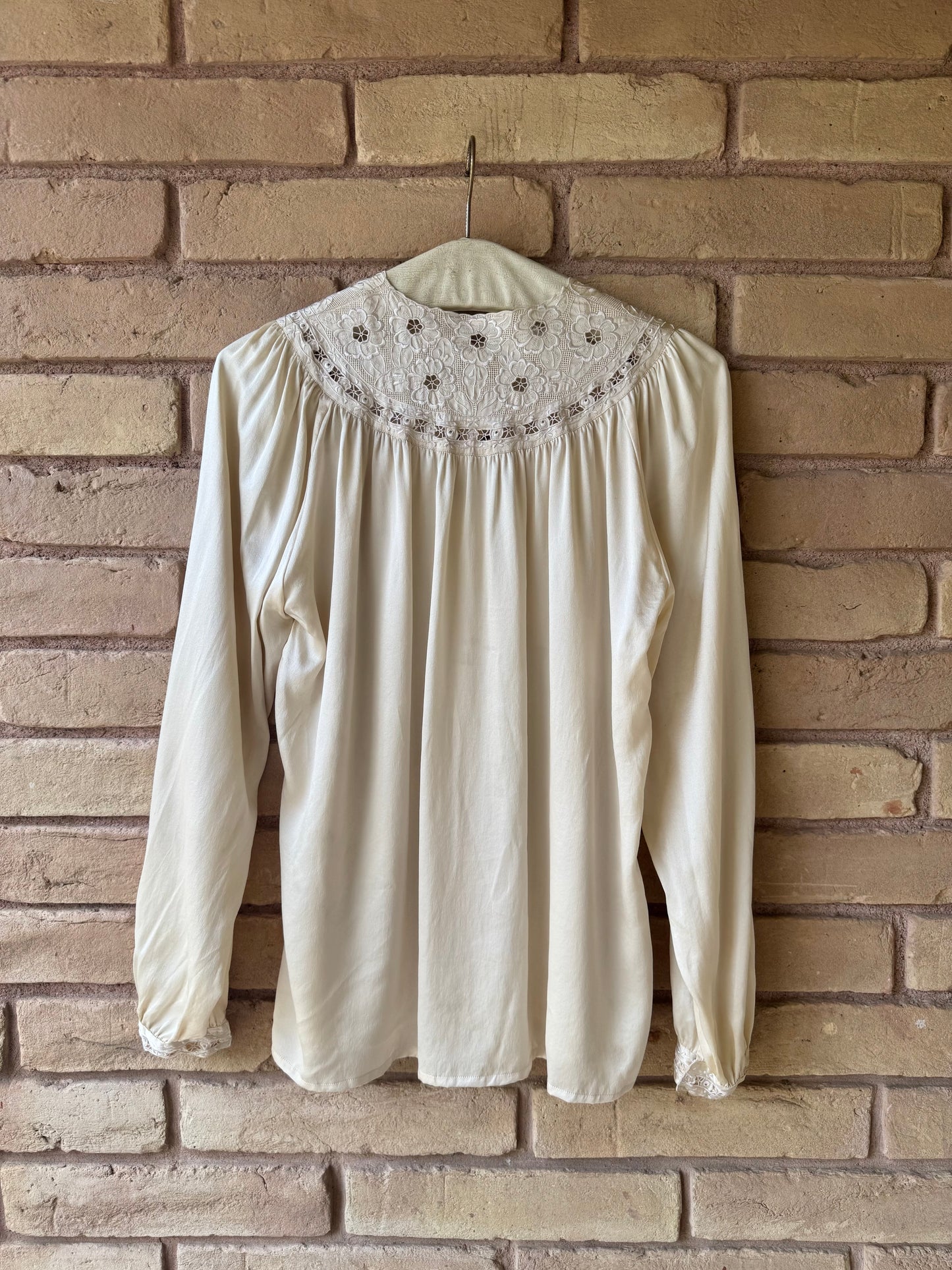 Ivory silk open work top | S