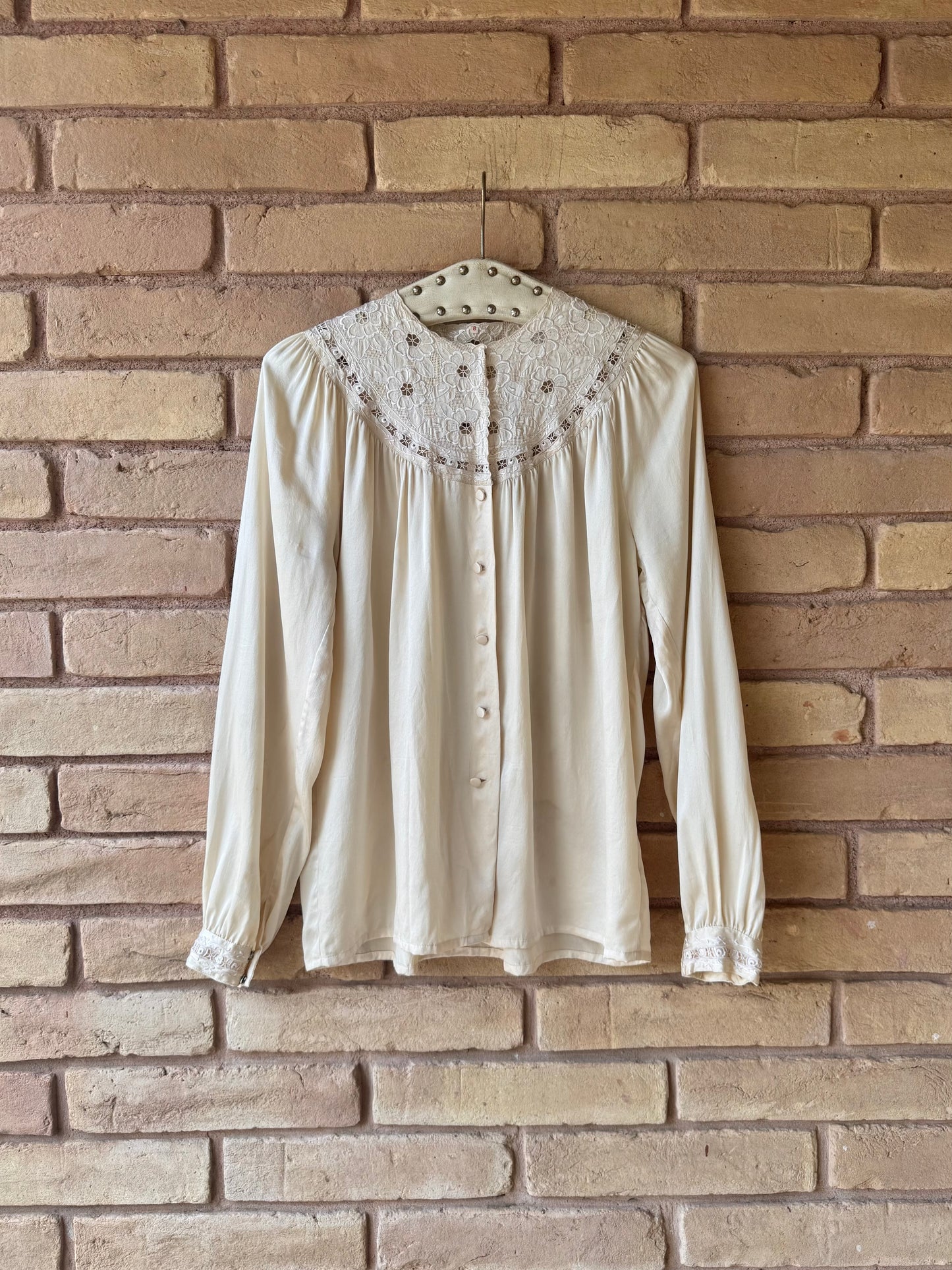 Ivory silk open work top | S